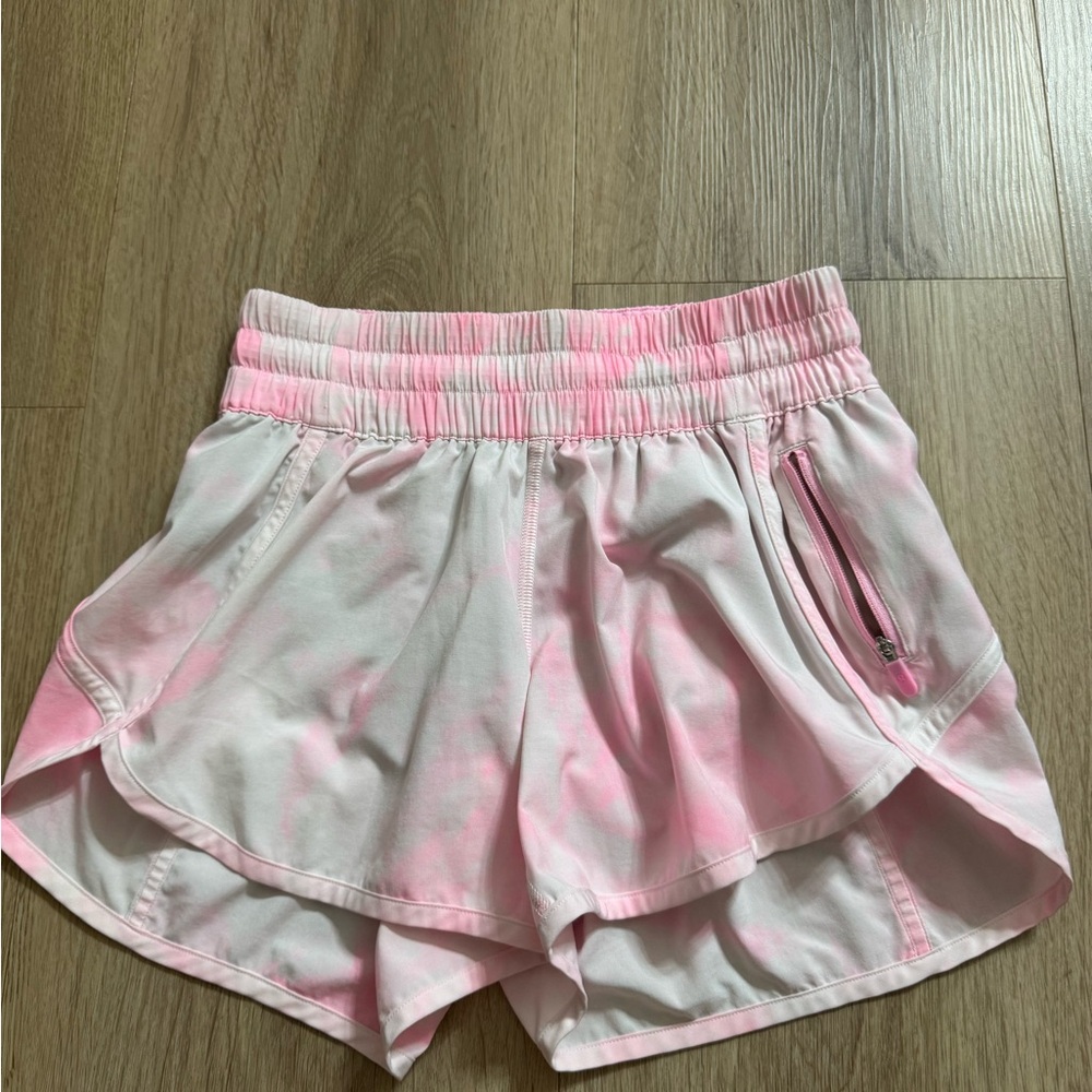Lululemon *MIAMI PINK* and white Tracker III Shorts 4in EUC